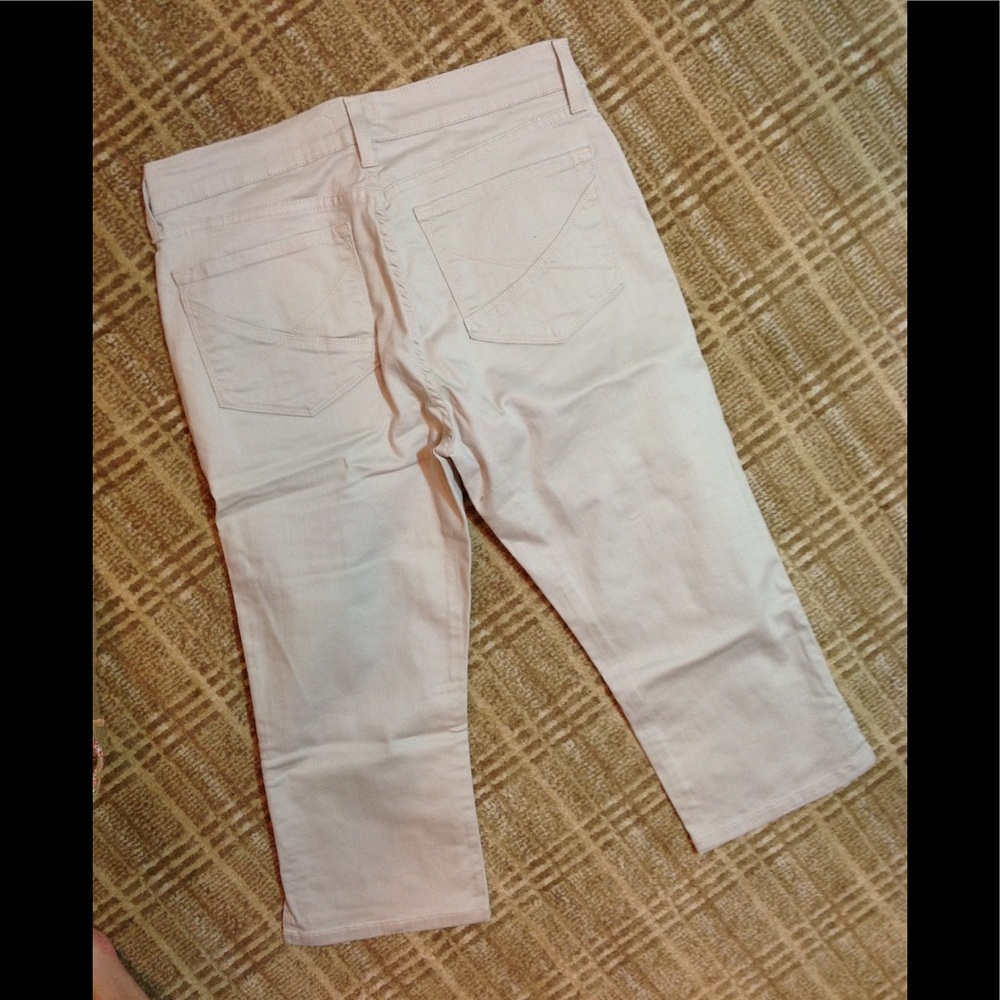 NYDJ khaki Jean Capri. 8P - Picture 3 of 11